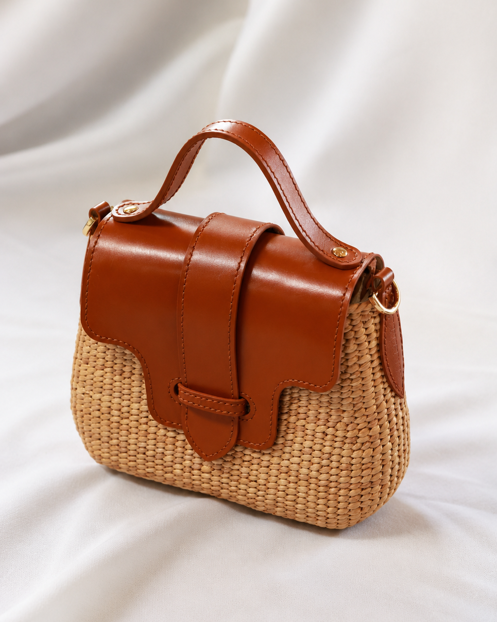 Muse Bag – Handwoven Water Hyacinth | Tan Leather Trim