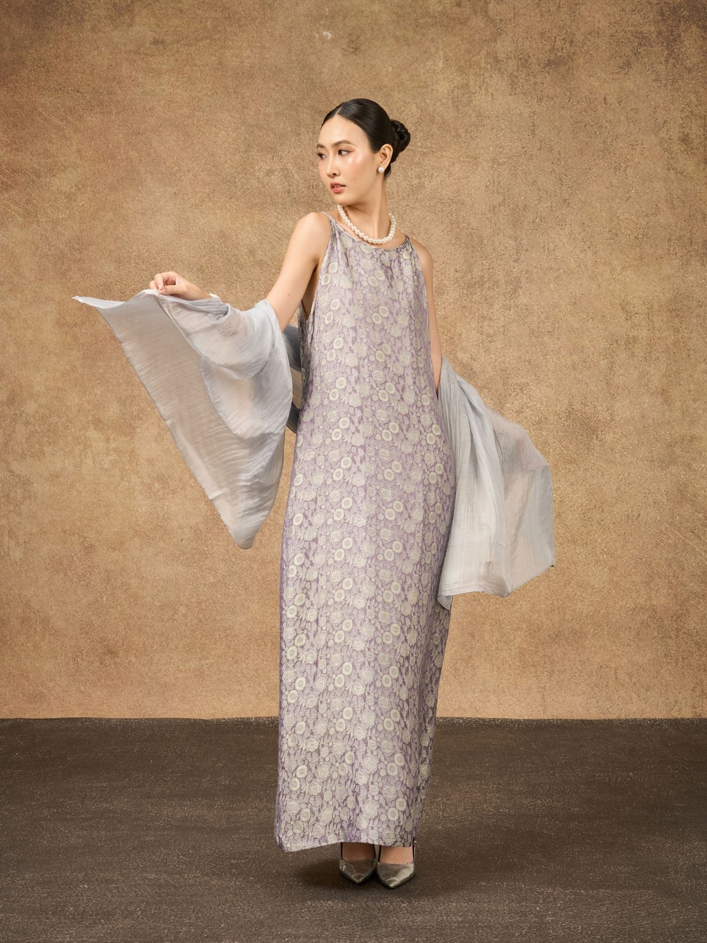 Silver Grey Silk Scarf – Hand-Dyed Mulberry Silk, Wedding & Evening Wrap