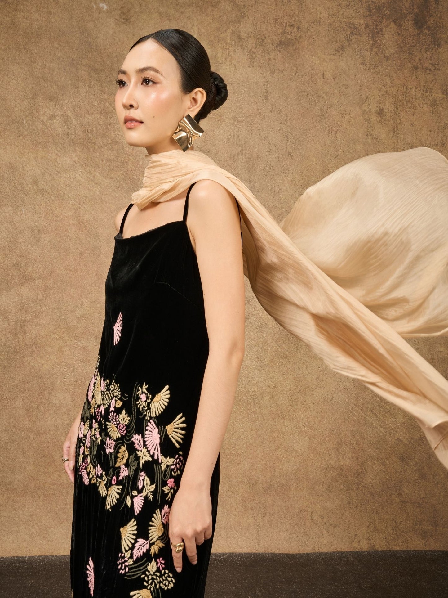 Champagne Gold Silk Scarf – Hand-Dyed Mulberry Silk, Wedding & Bridesmaid Wrap