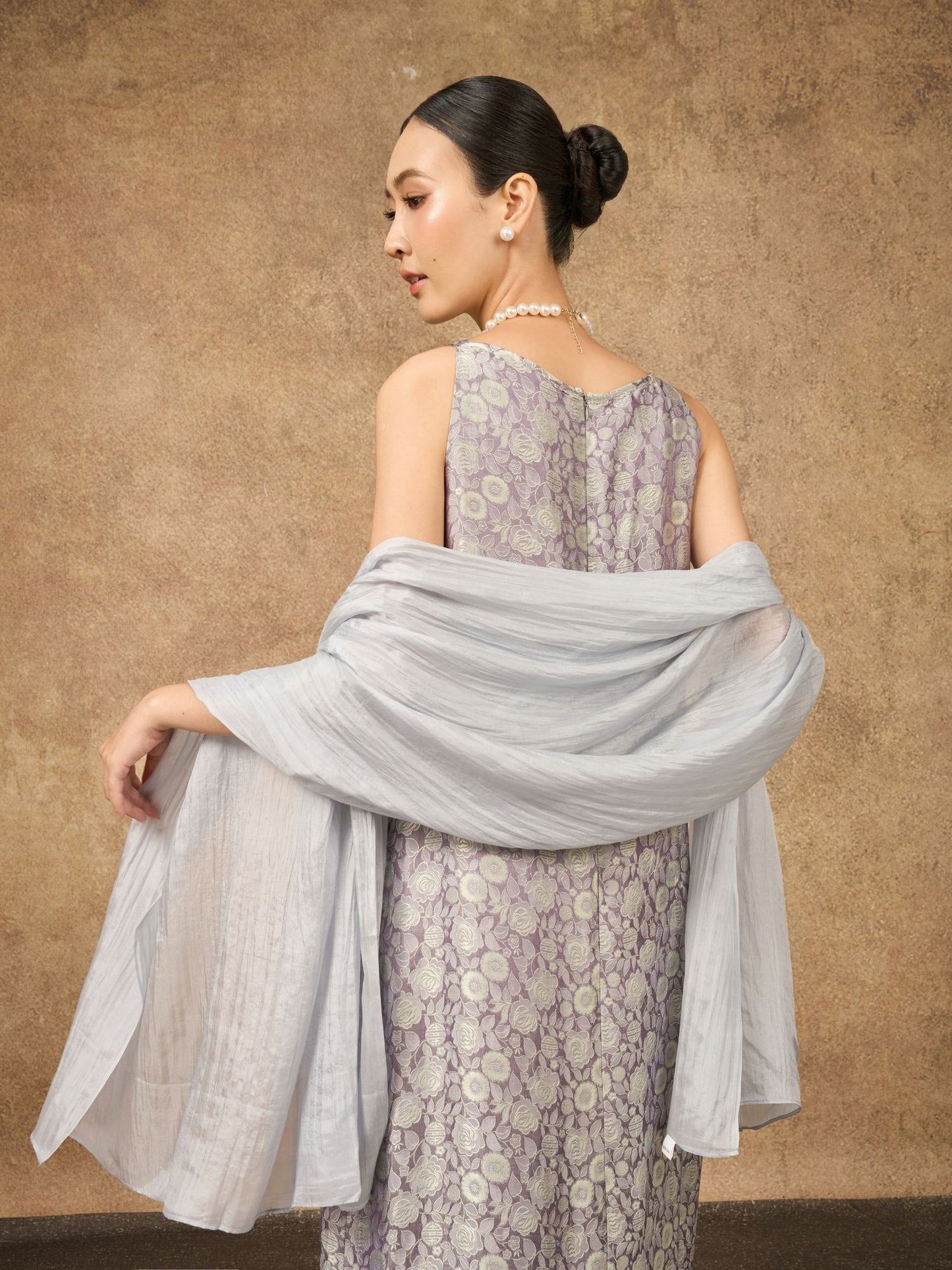 Silver Grey Silk Scarf – Hand-Dyed Mulberry Silk, Wedding & Evening Wrap