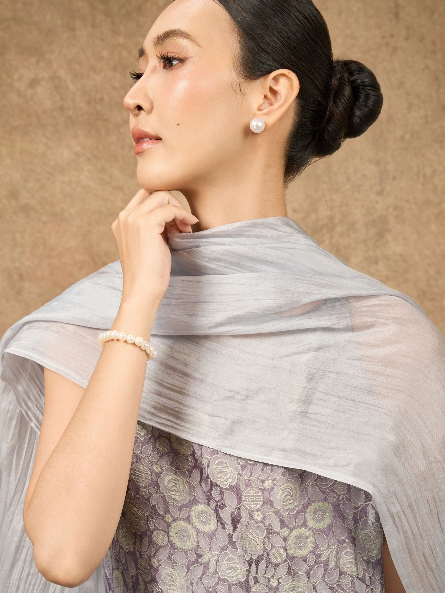 Silver Grey Silk Scarf – Hand-Dyed Mulberry Silk, Wedding & Evening Wrap