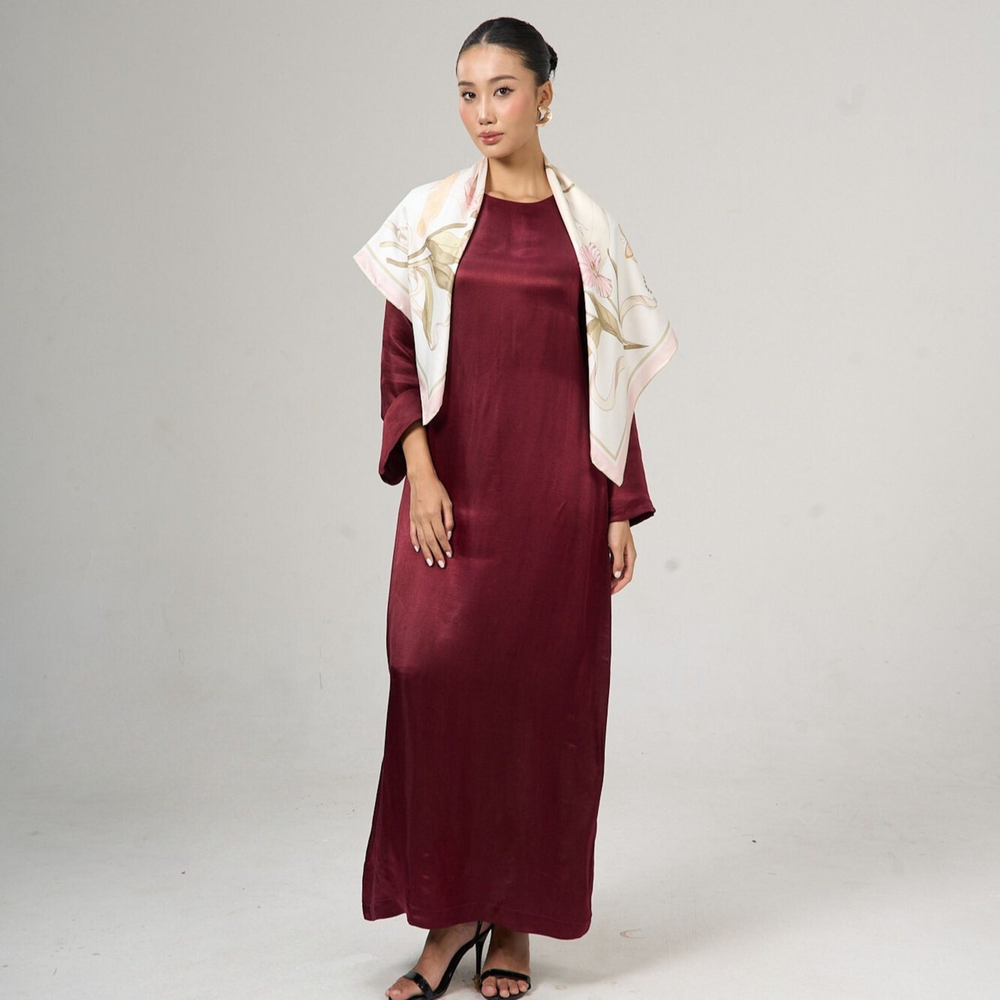 Ivory Floral & Ribbon Print Silk Twill Scarf – Hand-Rolled Edges