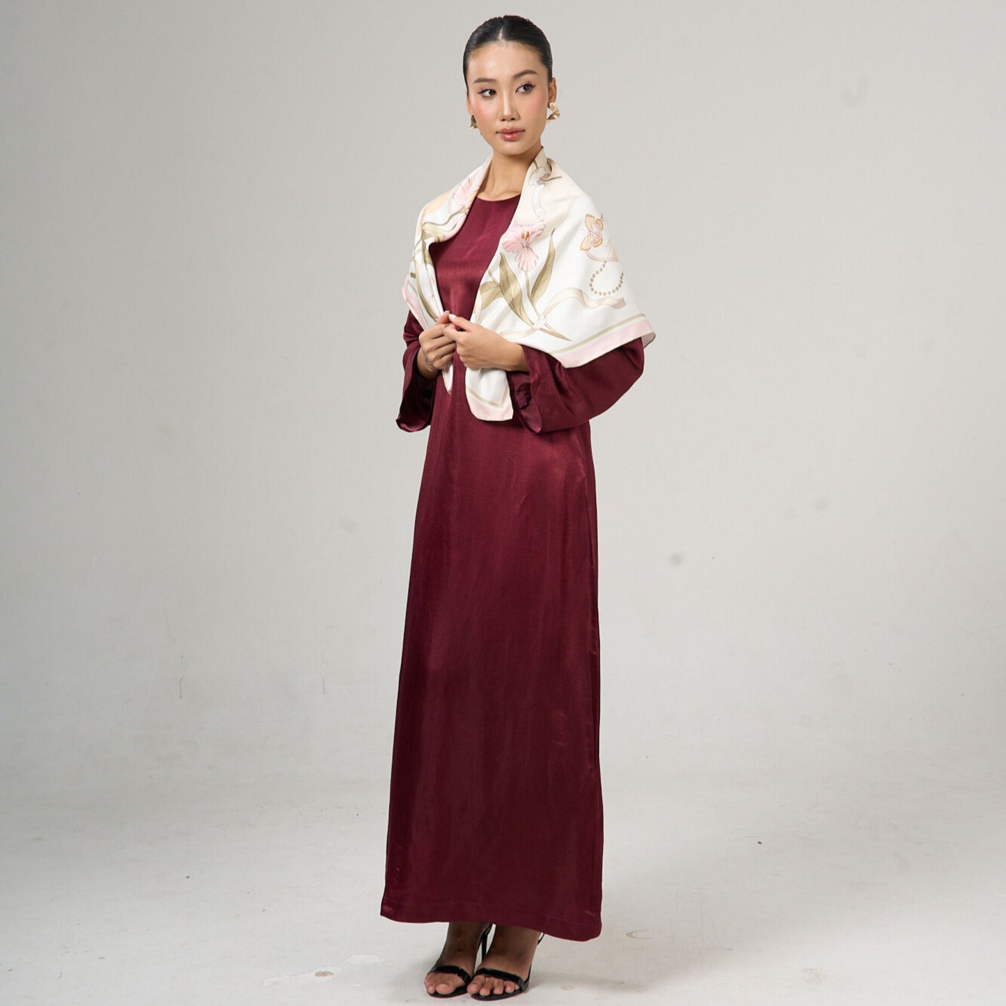 Ivory Floral & Ribbon Print Silk Twill Scarf – Hand-Rolled Edges